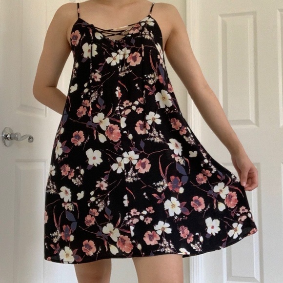 FLORAL DRESS - Picture 2 of 4